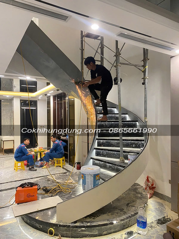 mẫu cầu thang xoắn ốc đẹp 25