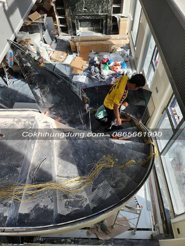 cầu thang xoắn biệt thự MS8