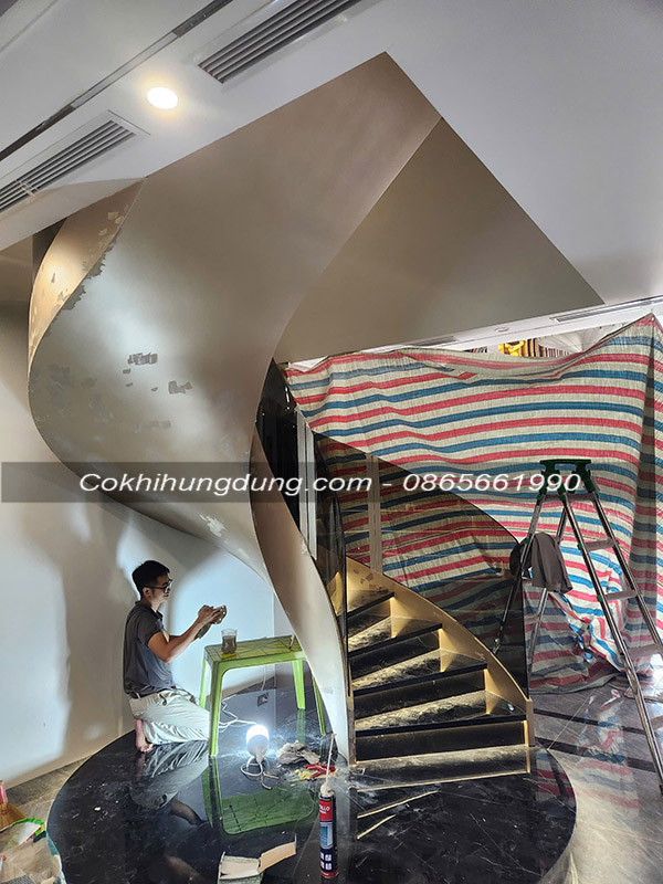mẫu cầu thang xoắn ốc đẹp 37