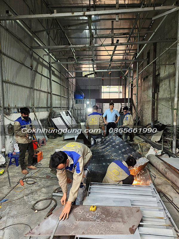 mẫu cầu thang xoắn ốc đẹp 07