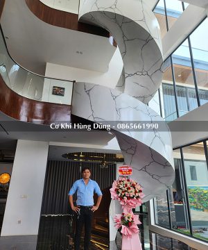 mẫu cầu thang xoắn ốc đẹp 02