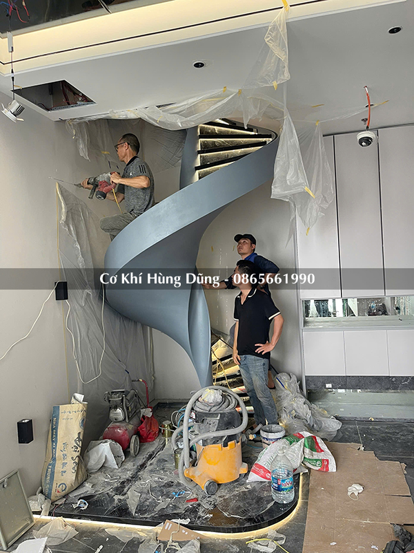 Thi công cầu thang xoắn ốc tại Hòa Bình 06 Thi công cầu thang xoắn ốc tại Hòa Bình 06