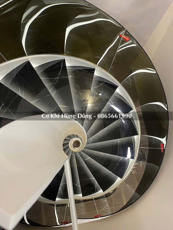 chia bậc cầu thang xoắn ốc MS10