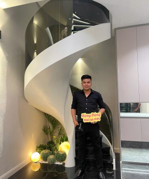 cầu thang xoắn ốc tại Penthouse Vinsmart City