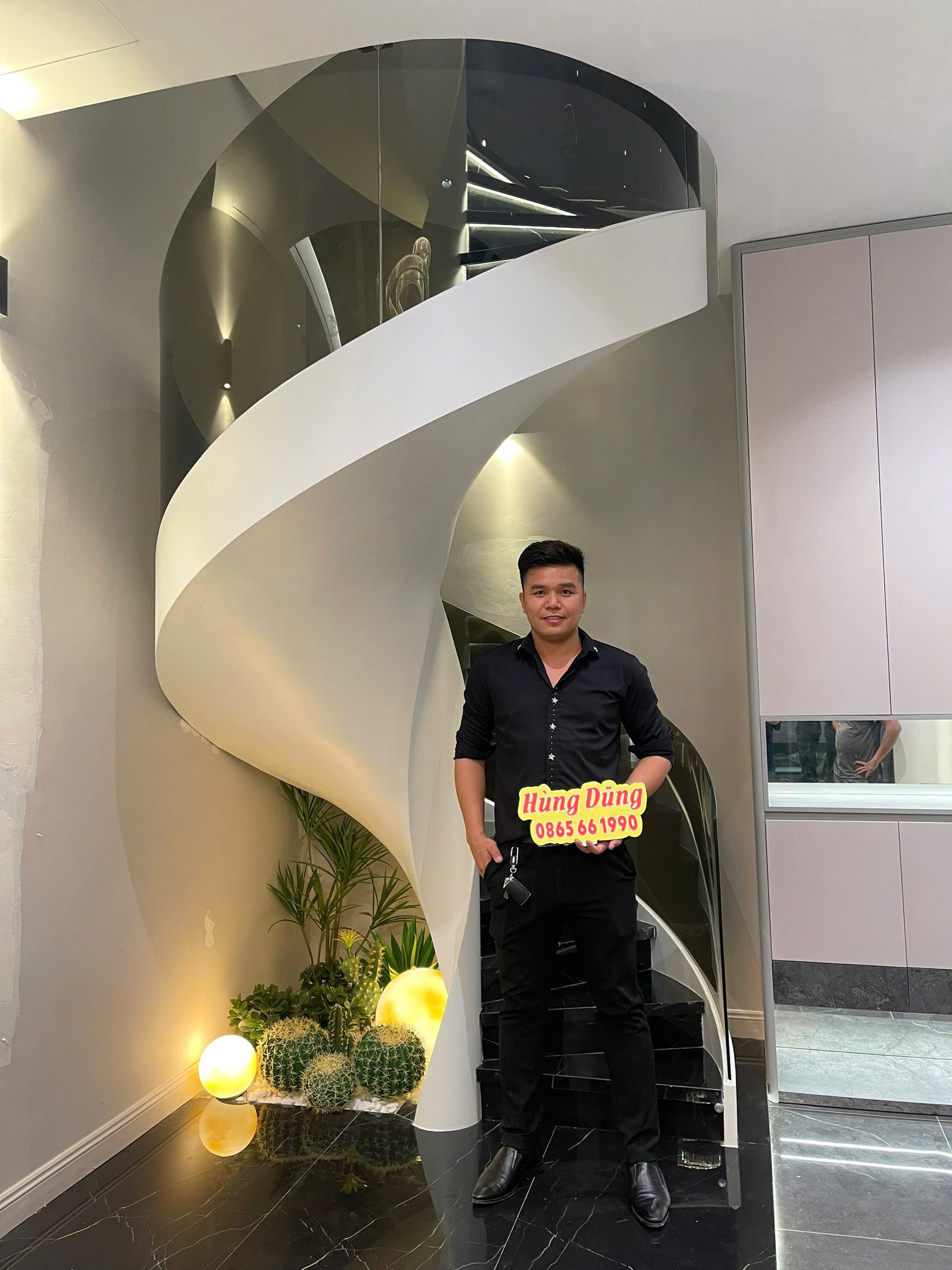 cầu thang xoắn ốc tại Penthouse Vinsmart City cầu thang xoắn ốc tại Penthouse Vinsmart City