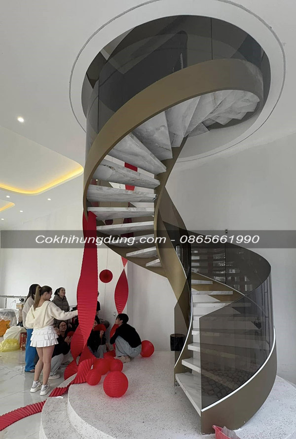 cầu thang xoắn ốc MS62