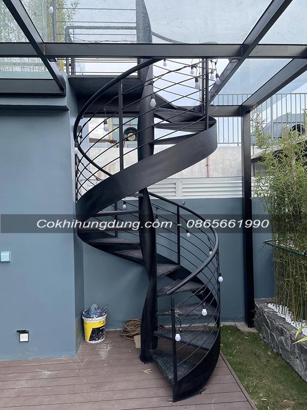 cầu thang xoắn ốc MS106