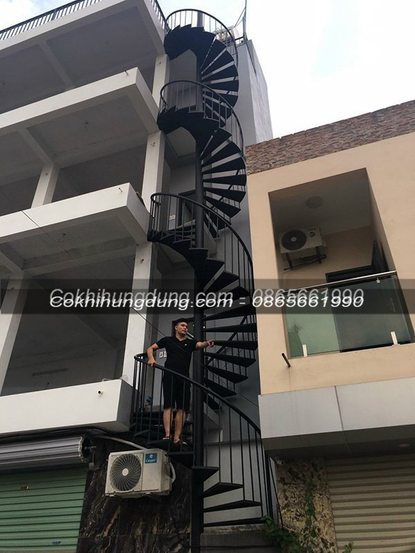 cầu thang xoắn ốc MS103