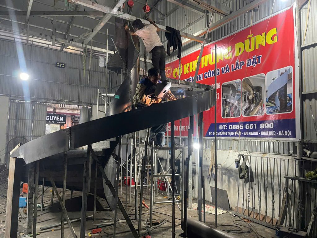 Cầu thang xoắn ốc giá rẻ tận gốc MS12