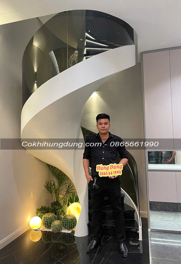 cầu thang xoắn ốc nhỏ gọn