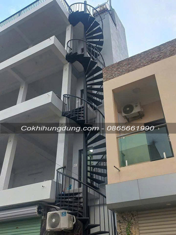 cầu thang xoắn ốc MS105