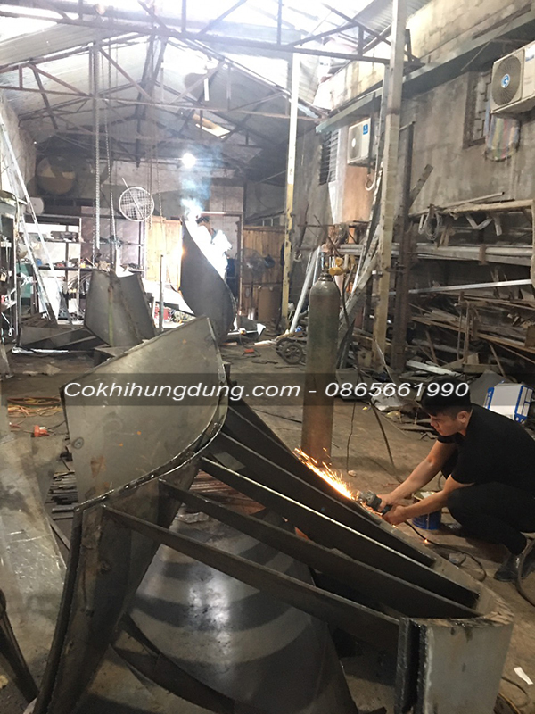cầu thang xoắn ốc đẹp quảng ninh 4