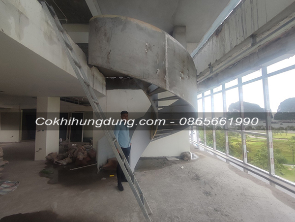 cầu thang xoắn ốc đẹp quảng ninh 15