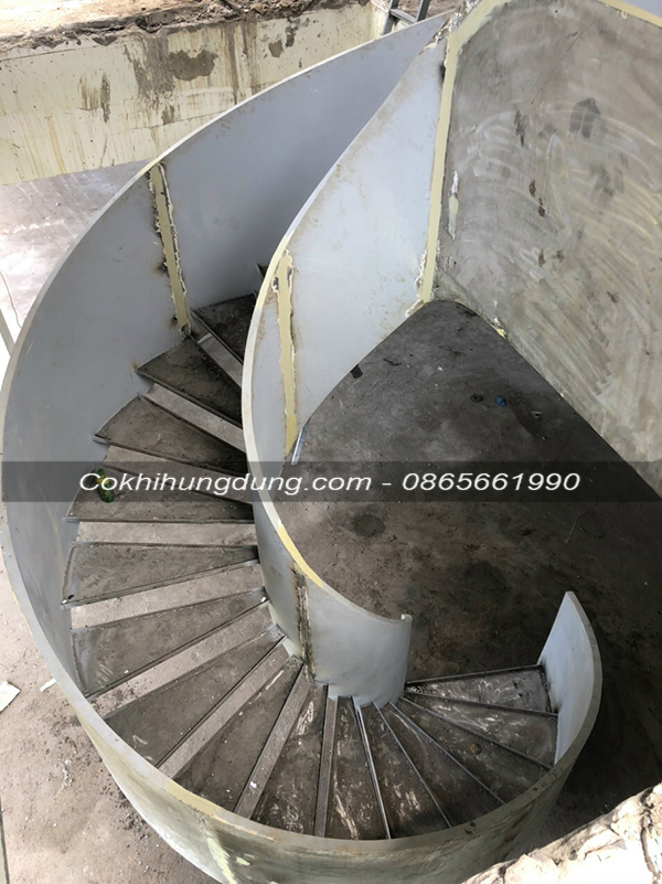 cầu thang xoắn ốc đẹp quảng ninh 16