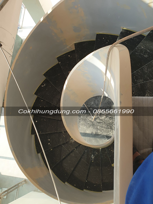cầu thang xoắn ốc đẹp quảng ninh 19