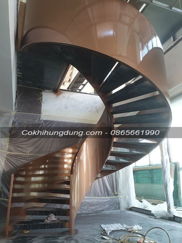 cầu thang xoắn ốc đẹp quảng ninh 2