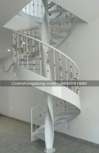 Cầu thang sắt đẹp 99