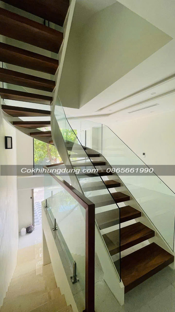 Cầu thang xương cá xoắn MS45