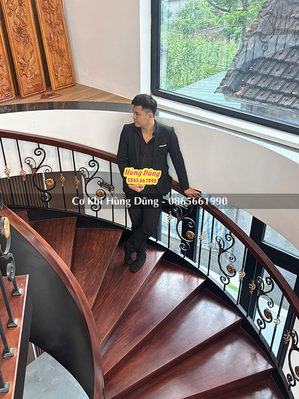 cầu thang xoắn ốc Nghệ An ms36