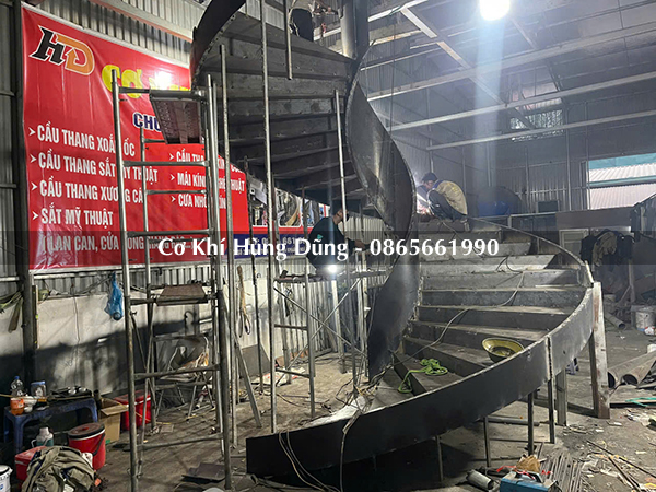 cầu thang xoắn ốc Nghệ An ms25