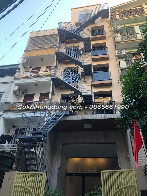 cầu thang xoắn thoát hiểm MS4