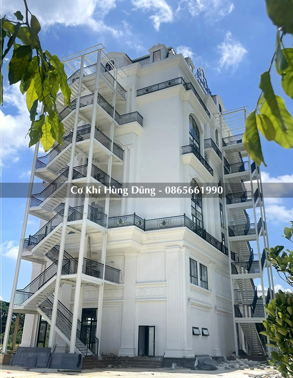 cầu thang xoắn thoát hiểm MS7