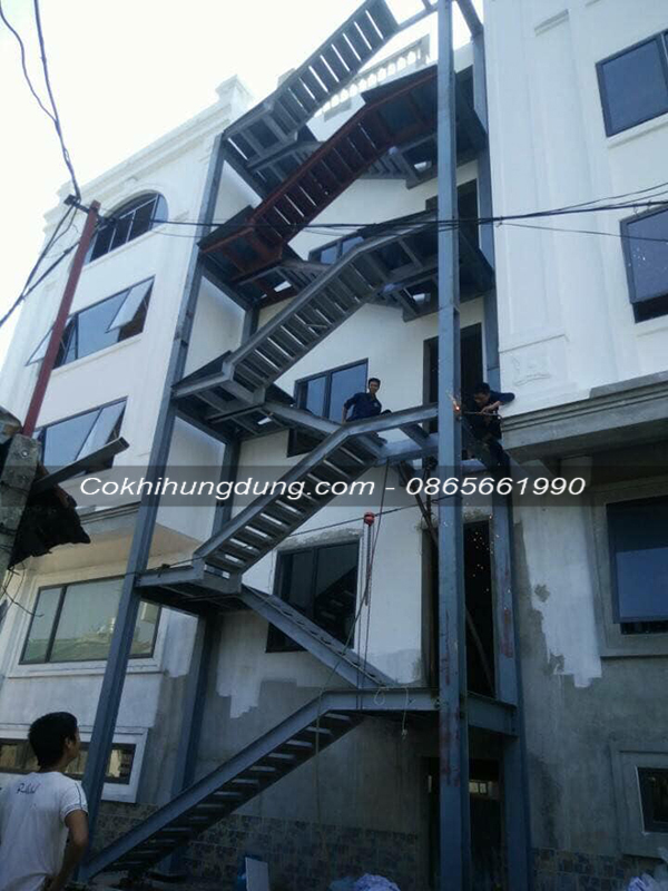 cầu thang xoắn thoát hiểm MS3