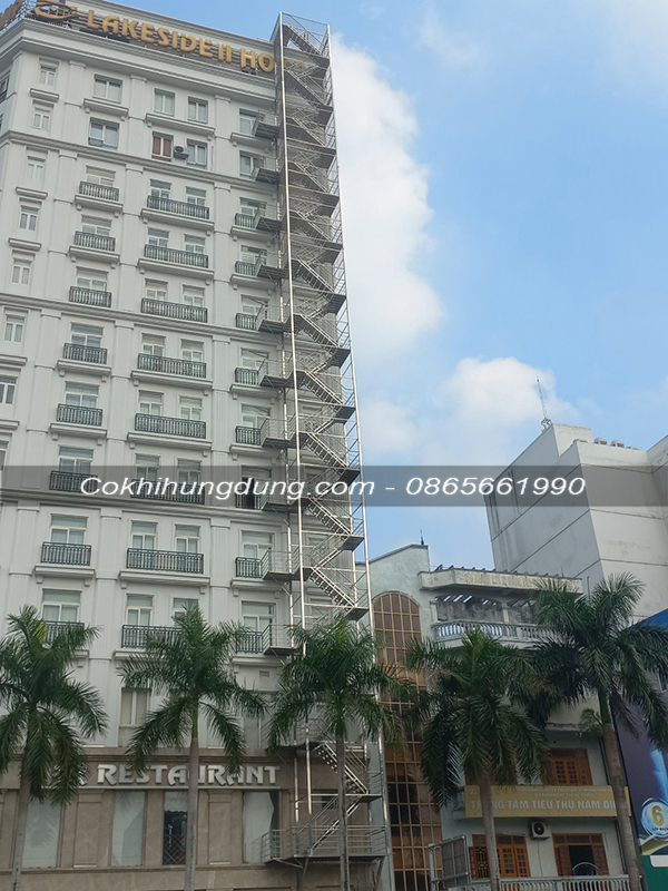 cầu thang xoắn thoát hiểm MS10