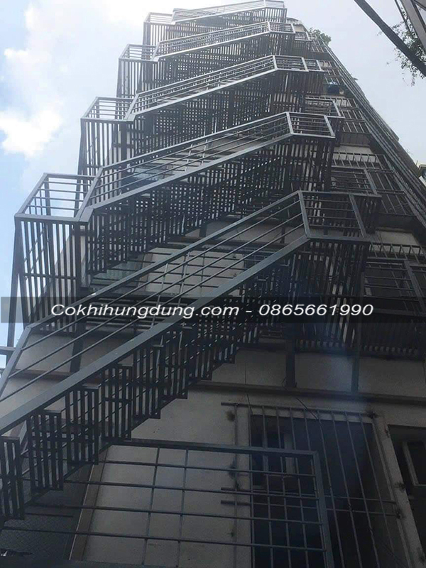 cầu thang xoắn thoát hiểm MS11